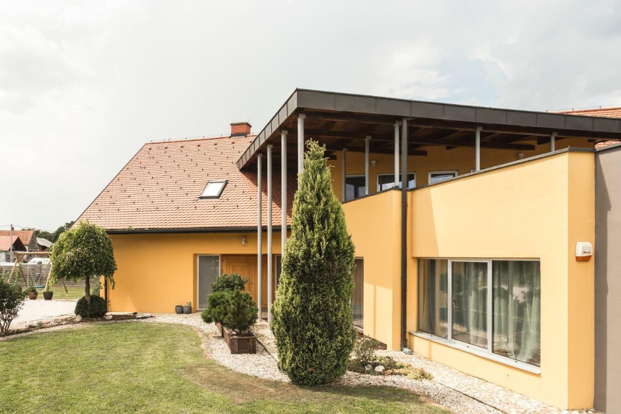 Vila Izabela Krizevci pri Ljutomeru Exterior photo